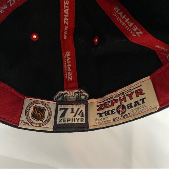 Chicago Blackhawks Embroidered Zephyr Fitted Hat - Picture 9 of 9